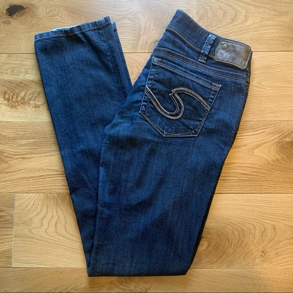 Silver Jeans. Suki straight. Size 30W 34L. Dark Blue